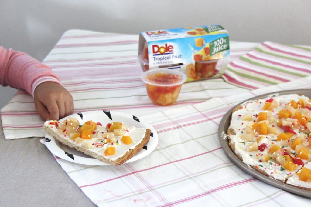 Pizza galleta y frutas Dole | criandoando.com